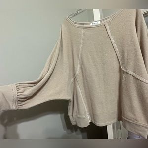 Lightweight sweatshirt/sweater